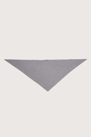 flat lay Adeli Triangle Scarf Grey 100% Cashmere
140 x 145 x 225 cm = 55 x 57 x 89 in