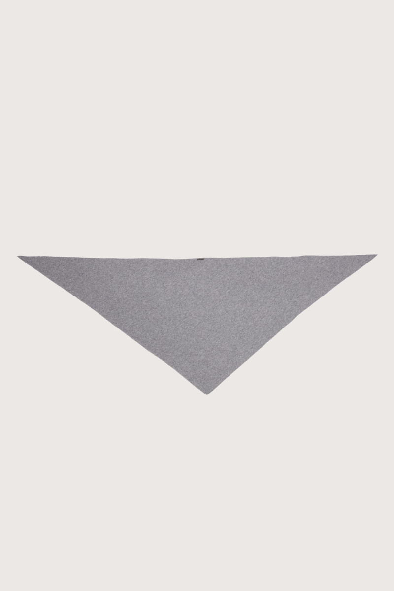 flat lay Adeli Triangle Scarf Grey 100% Cashmere
140 x 145 x 225 cm = 55 x 57 x 89 in