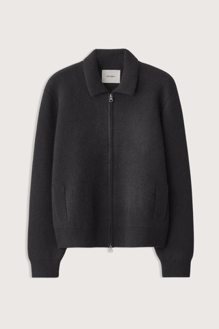flat lay Aleya Zip Cardigan graphite Cardigan jacket
Double face cashmere
Regular fit
Hip-length silhouette
Neatly collared neckline
Full-length sleeves
Two-way zip closure
Welt pockets and ribbed trims
100% Cashmere
