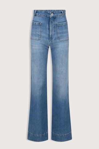 flat lay Alina Stretch 32" Stretch Jean worn blue wash Stretch denim
High waist
Wide leg
Traditional patch pockets
Leather patch
High waisted
98% Cotton 2% Elastane