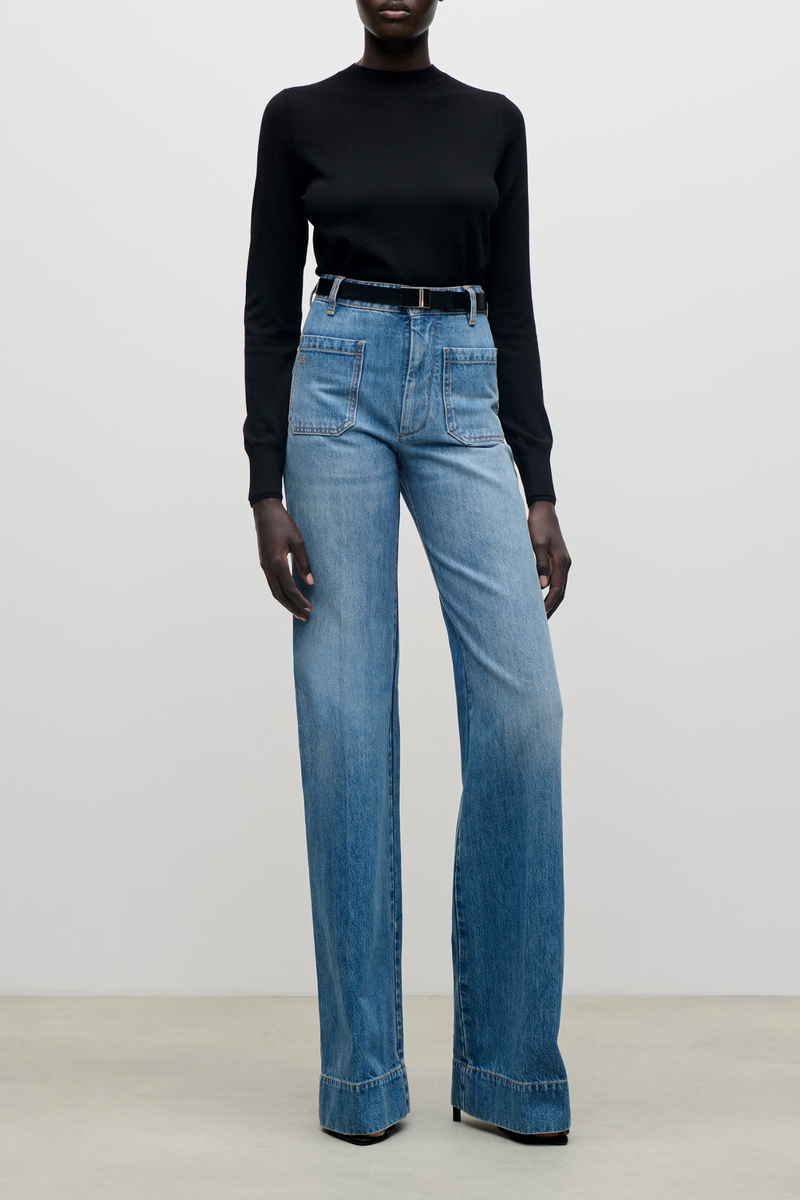 front profile model wearing Alina Stretch 32" Stretch Jean worn blue wash Stretch denim
High waist
Wide leg
Traditional patch pockets
Leather patch
High waisted
98% Cotton 2% Elastane
