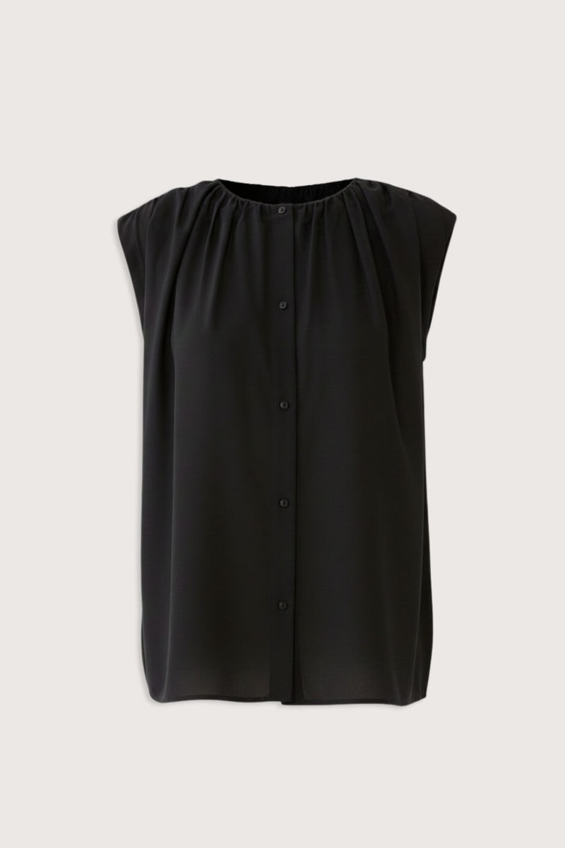 flat lay Anca Gathered Top Black Gathered throughout
Structured shoulder
Button front
Crew neck
Cotton/Silk Voile
65% Cotton, 35% Silk