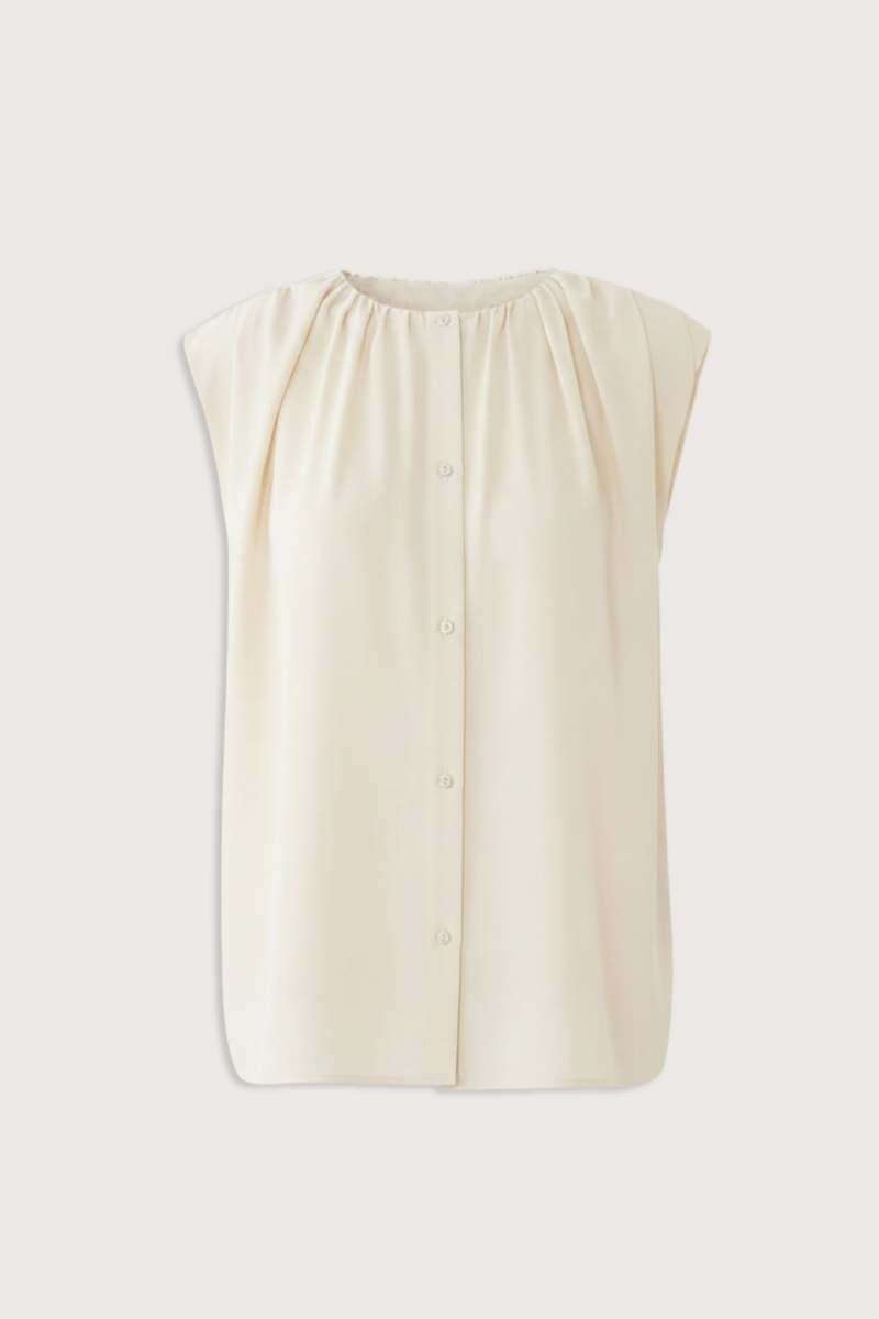 flat lay Anca Gathered Top Ivory Gathered throughout
Structured shoulder
Button front
Crew neck
Cotton/Silk Voile
65% Cotton, 35% Silk