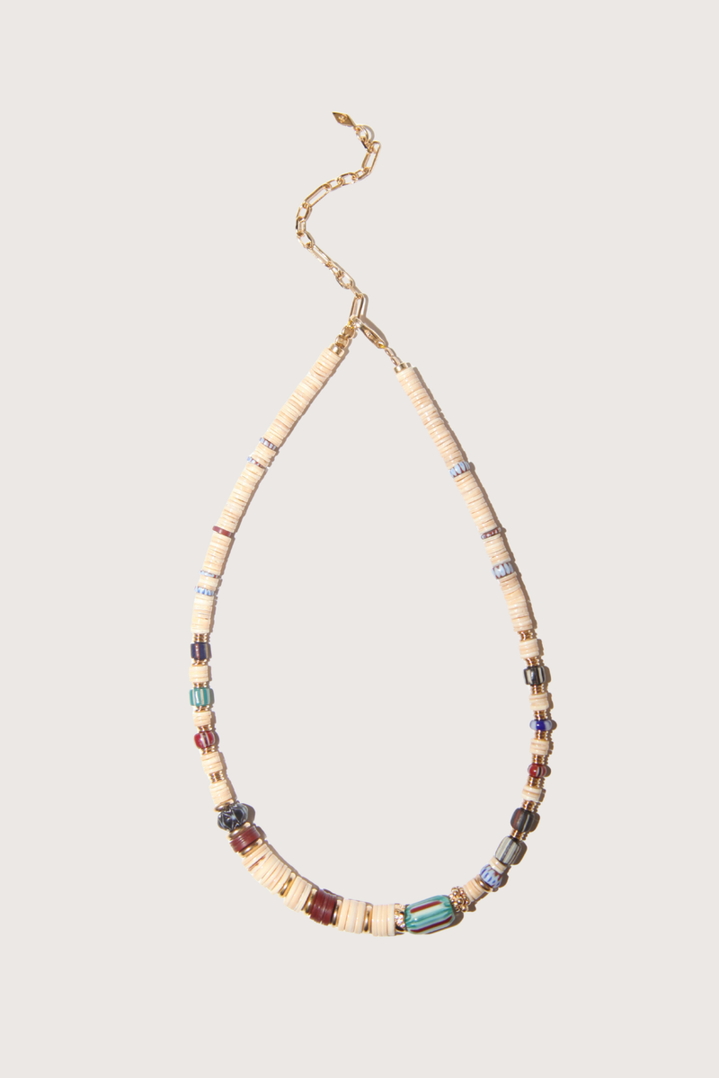 flat lay Archi Pika Necklace One of a kind
Adjustable chain
Combination of beads
