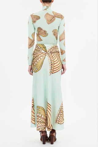 back profile model wearing Aurelia Turtleneck Top Mystical botanical print work of Art Brut painter Anna Zemánková
Tricot lightweight jersey
 close fit
Turtleneck
Long sleeves
Pullover style