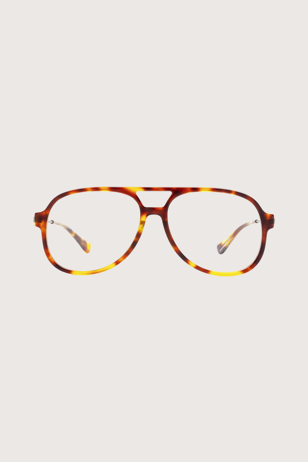 front profile Aviadora Reading Glasses Terrapin frame clear lens Aviator frame shape
Classic double-bridge
Acetate front
Metal arms
Premium hard coating protects lenses, increasing durability and minimizing scratches
High-performance water, dirt, and grease-repellent coating&nbsp;
Premium, bio-based acetate frame with custom metal alloy details
3-barrel industrial hinges