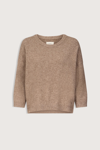 flat lay Azali Soft Yak Crew 3/4 Sleeves Sweater Ash M beige Mercerized yak blend
Straight, slightly cropped fit
Drop shoulders
3/4 sleeves
Crew neck and ribbed details
50% WOOL 40% YAK 10% POLYAMIDE