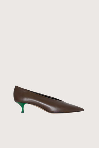 side profile Babouche Kitten Heel Handcrafted in chocolate brown leather
Green contrast heel
Contrast green insole
Pointy toe
40mm heel