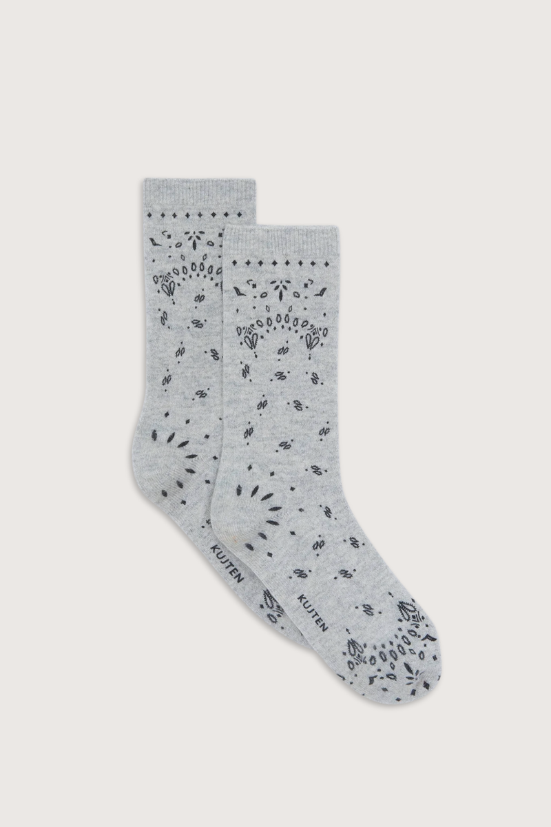 flat lay Bandana Cashmere Socks Gris Socks Sig Bandana
Straight cut
100% cashmere
2-threads printed jersey knitting