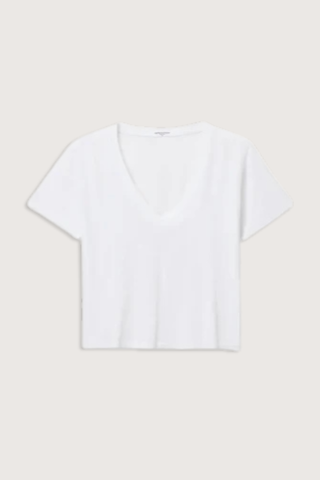 flat lay Beckett Crispy Cotton V-Nk Tee White 100% Cotton
Relaxed boxy fit
V-neck silhouette