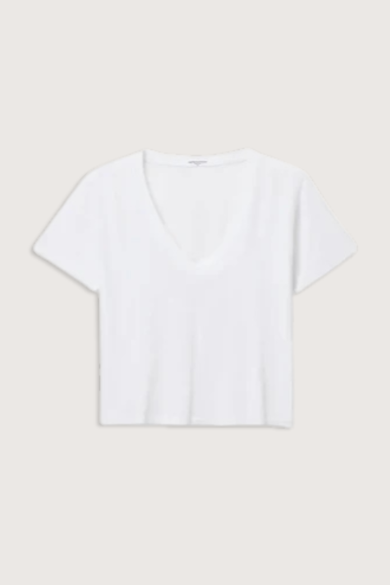 flat lay Beckett Crispy Cotton V-Nk Tee White 100% Cotton
Relaxed boxy fit
V-neck silhouette