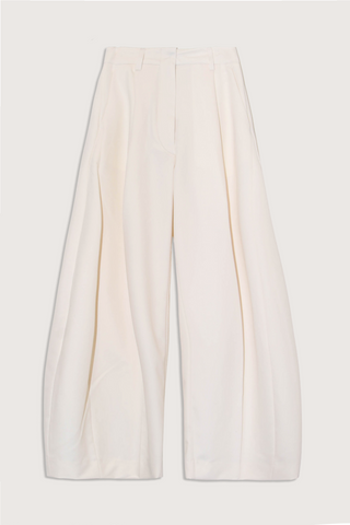 flat lay Billie Poly Viscose Pant milk Short length
Belt loops
Hook clasp closure
Barrel leg