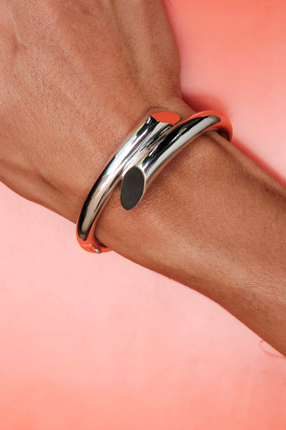 model wearing Biseau Bracelet 925 Rhodium Plated Sterling Silver
Made in Italy