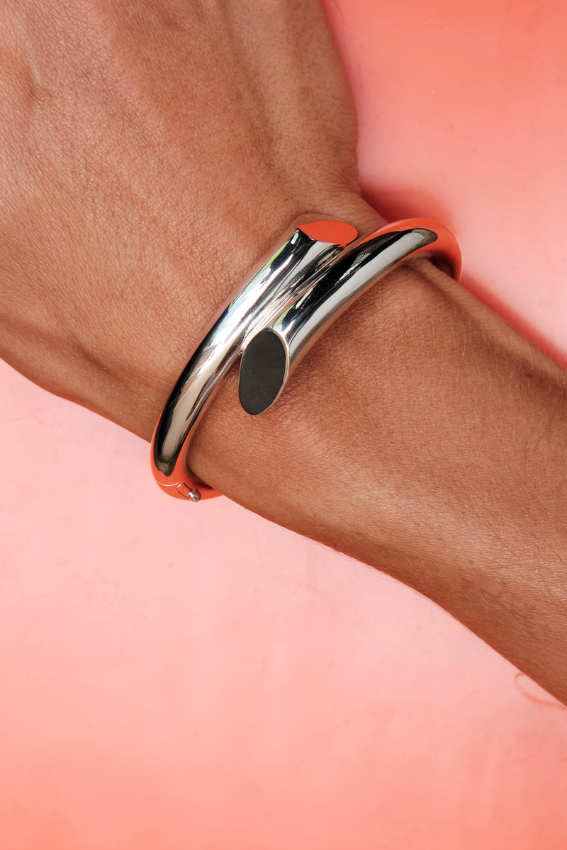 model wearing Biseau Bracelet 925 Rhodium Plated Sterling Silver
Made in Italy