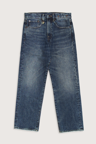 flat lay Boyfriend Jean Rigid Renegade Blue Straight-leg boyfriend fit
Mid-weight Japanese rigid denim
100% cotton + 100% COW LEATHER PATCH