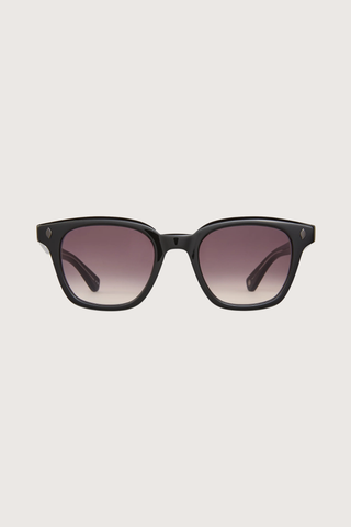 font profile Broadway Sunglasses purple gradient lens black frame Wayfarer style
Contoured temples
Water-drop plaques along the end pieces
Semi-flat lenses
100% UV protection