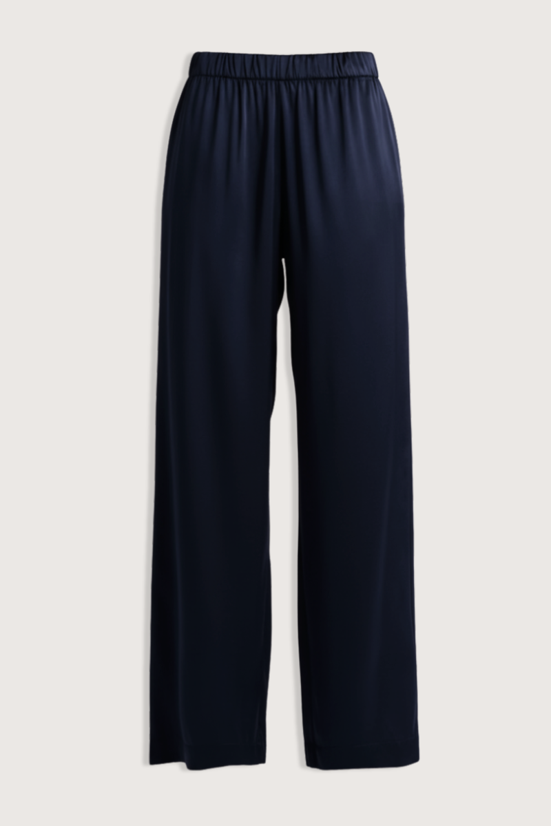 flat lay Brynn Wide Leg Silk Pant Midnight blue Wide-leg
Sewn-in waistband
Side pockets
100% Silk