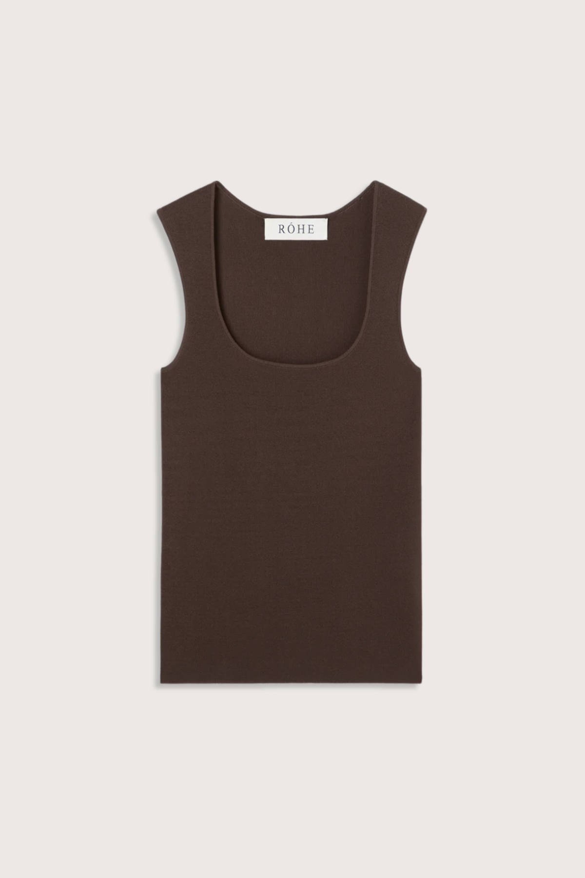 flat lay Bustier Shaped Knit Top dark chocolate Knitted top
Bustier-shaped neckline
High-quality dense viscose blended yarn
Bustier neckline
Fitted shape