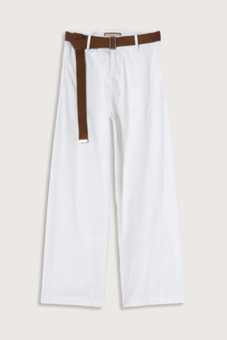 flat lay Cargo Trouser With Brown Belt Wide leg white cotton trousers
Regular waist
Hidden button fastening
Side slip pockets
Back welt pockets
Removable black belt
Relaxed fit