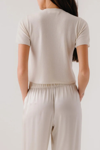 back profile model wearing  Charleston Relaxed Cashmere Tee white Short-sleeve
Crewneck
Relaxed, slightly cropped fit
100% Cashmere
