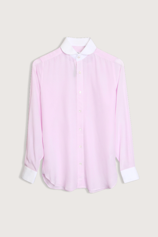 flat lay Chemise De Garcon Shirt pale pink Rounded collar
Mother of pearl buttons
Classic work shirt
Straight cut - classic fit
Back yoke with pleat
Square cuff
Medium weight
100% Silk