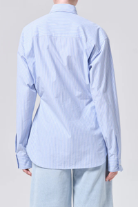 back profile model wearing Cinch Shirt Webb Stripe light blue white stripe Tailored style
Subtle front cinch detailing
Relaxed silhouette
100% Organic Cotton
