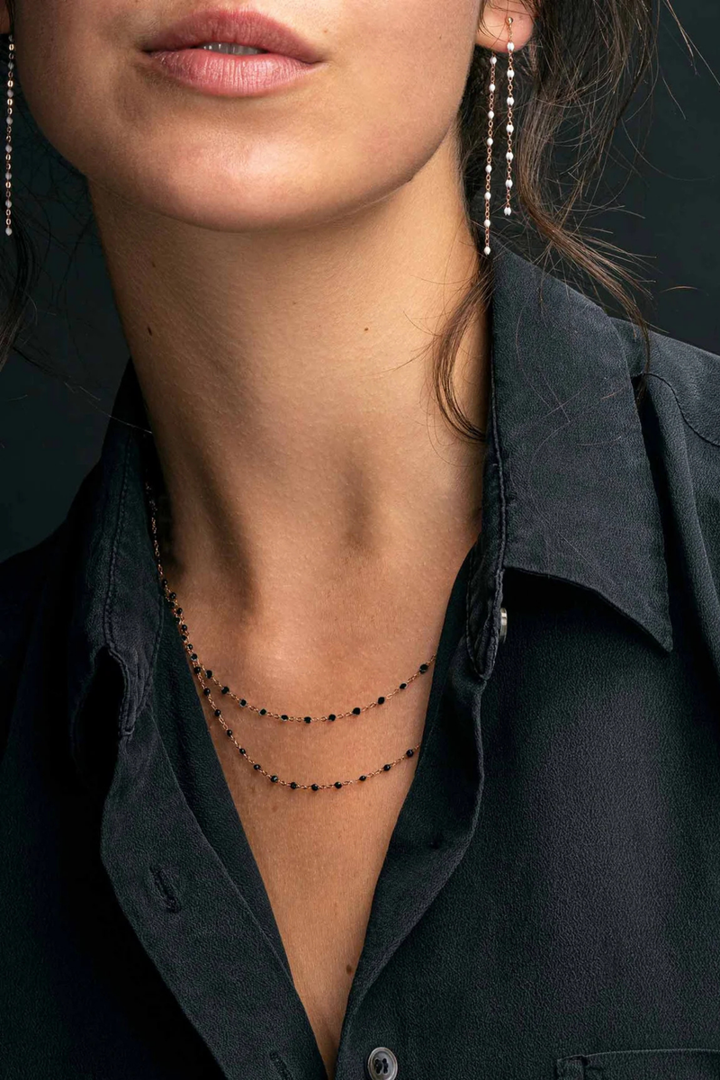 model wearing Classic Gigi Necklace 16.5" 18K Yellow Gold Black Black resin jewels
varying 16.5" options and solid black jewels
16.5" chain with adjustable clasp at 16.1"