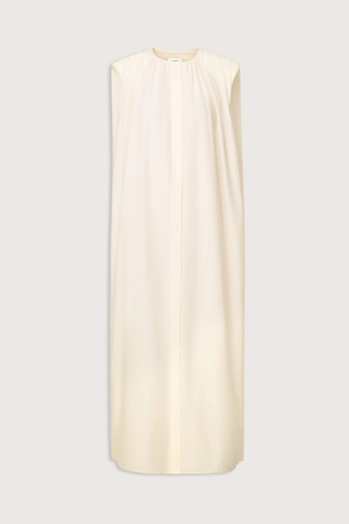 flat lay Cora Gathered Dress ivory Midi dress
Flaring fit
Buttoned front opening
Crew neck
Gathered fabric at the shoulders
65% Cotton, 35% Silk Voile