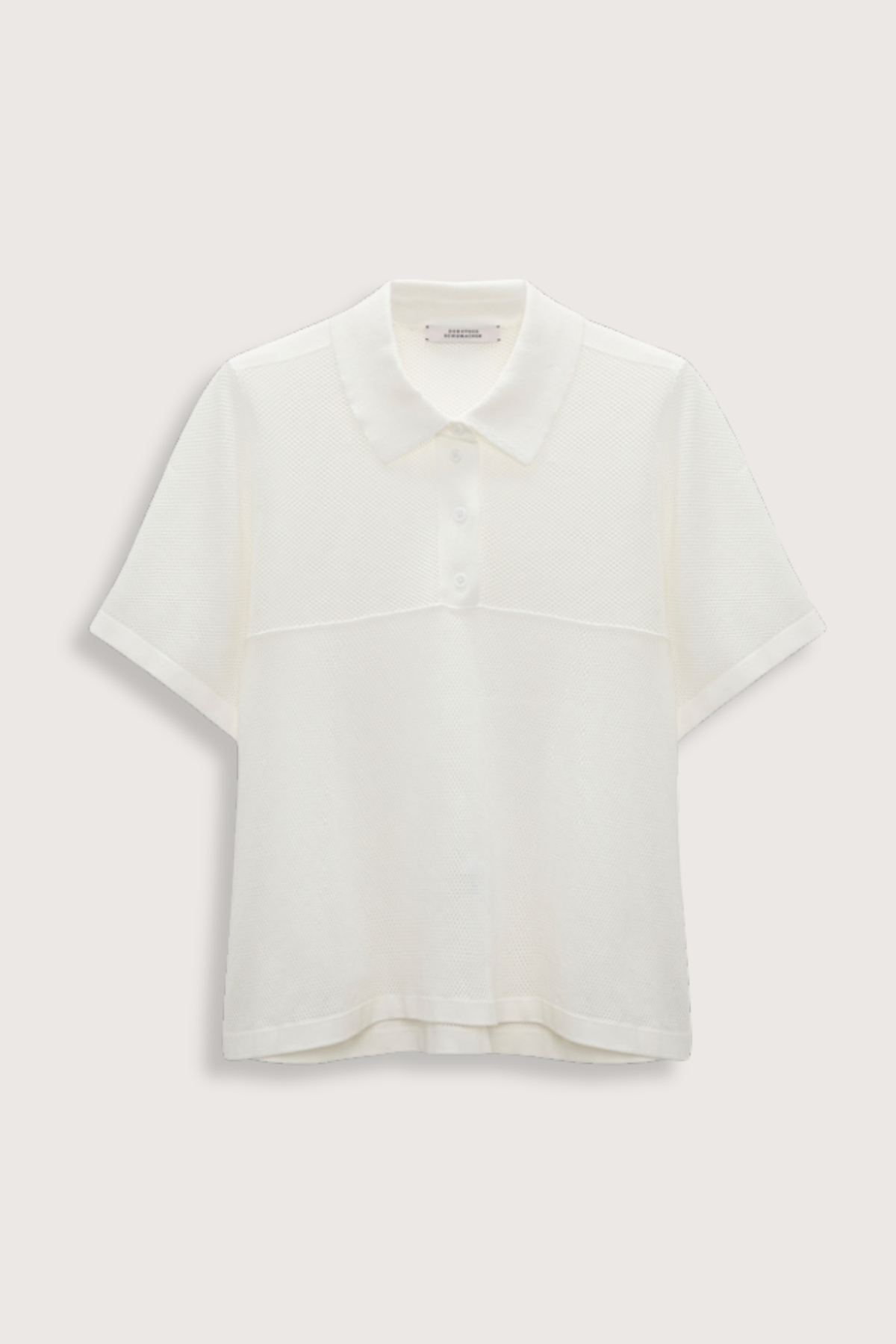 flat lay Cotton Coolness Mesh Top white Knit top with polo collar and empire waist
Sporty stretch cotton pointelle
A special engineered knit technique creates flared volume from the empire seam to hem