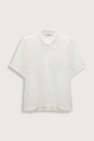 flat lay Cotton Coolness Mesh Top white Knit top with polo collar and empire waist
Sporty stretch cotton pointelle
A special engineered knit technique creates flared volume from the empire seam to hem