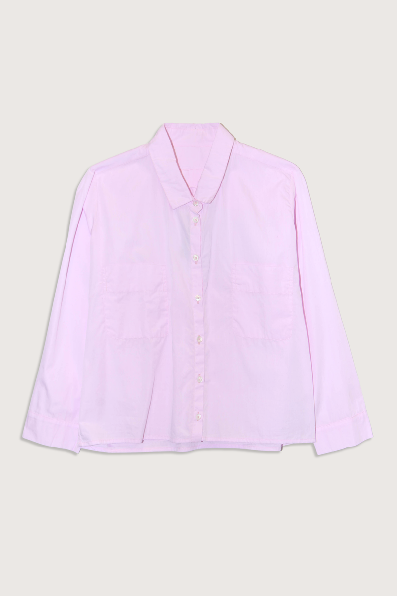 flat lay Cotton Crop Shirt With Pockets Candy pink
Front chest pocket
Button front closure
Classic collar