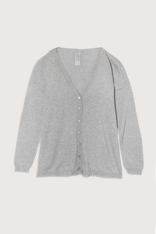 flat lay Cotton V-Neck Cardigan grico grey
Long sleeve
Button front closure