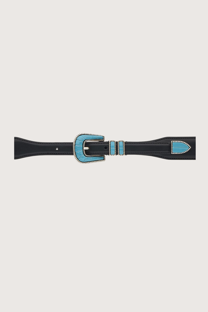 flat lay Crazy Color Calf Belt Turquoise/Black Hand-worked tapered silhouette, gradually shifting from 3.6 cm to 2 cm
Sculptural 4-piece buckle, enriched with decorative elements
4-piece hardware
Buckle: 2 cm
Height: 3.6 cm to 2 cm