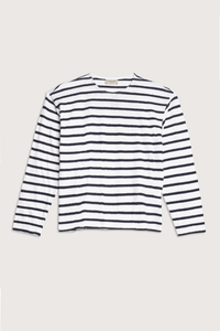 flat lay Dakota Long Sleeve Stripe Tee navy white stripe Slightly loose fitted long-sleeved tee-shirt.
Boat neck
Large crew-neck