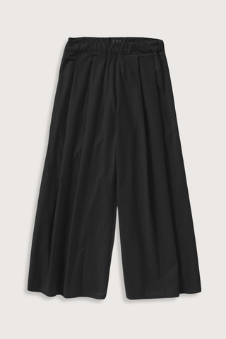flat lay Dalla Pants Black Relaxed fit
Double front pleats
Side pockets
Wide leg
Elasticated Waist