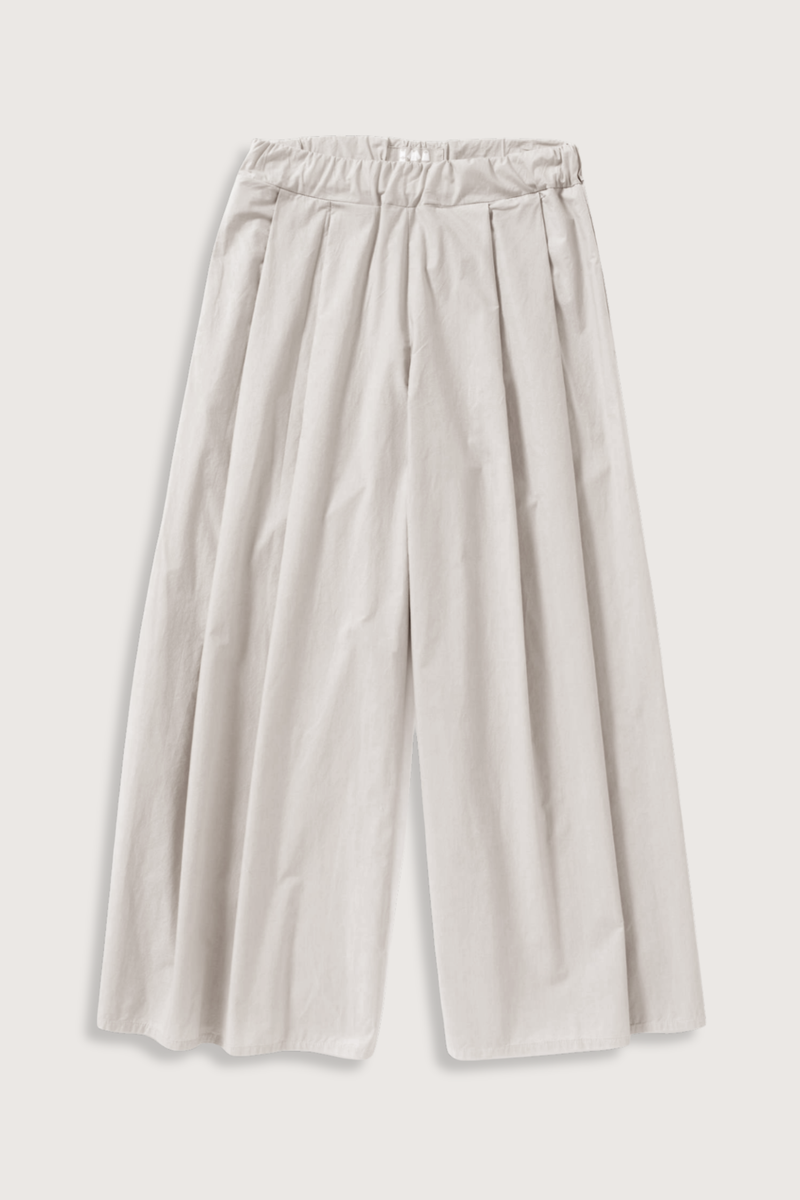 flat lay Dalla Pants Quartz Relaxed fit
Double front pleats
Side pockets
Wide leg
Elasticated Waist