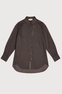 flat lay Dani Stripe Shirt graphite Classic oversized
Button down
Soft linen stripe
Classic shirt buttons
Tonal grosgrain placket detail