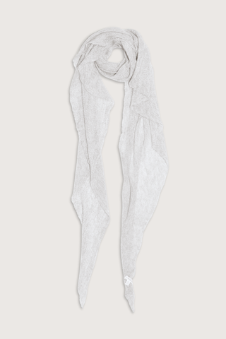 flat lay Diamond Melange Cashmere Scarf Milk white Hand-loomed
100% cashmere
Fluffy feel
No seams
Approximately 78"x 30"