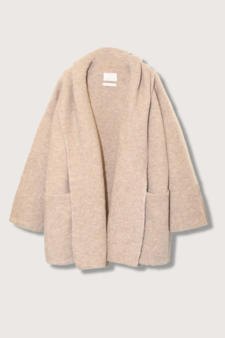 flat lay Double Face Coat Oak SOFTLY FELTED
DOUBLE FACE KNIT
OVERSIZE PATCH POCKETS
DEEP SHAWL COLLAR