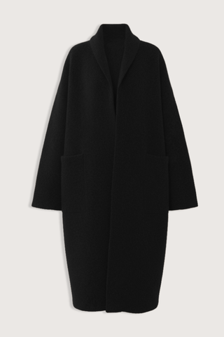 flat lay Double Face Long Coat Black Softly felted
Double face knit
Oversize patch pockets
Shawl collar
43% Baby Alpaca, 29% Extra Fine Merino Wool, 25% Polyamide, 3% Elastane