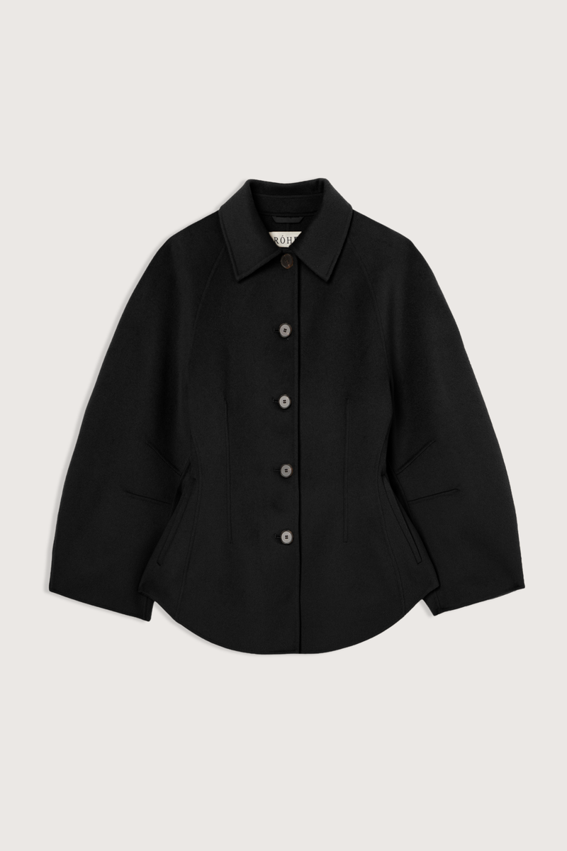 flat lay Architectural jacket black
Double-faced wool
Cinched waist
Oversized sculptural sleeves
Five button closures
Side-seam welt pockets
Subtle front and back darts
95% wool 5% cashmere
Model is 174cm and wearing a size 36