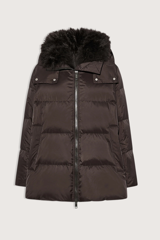 flat lay with reversed fur side open for Doudoune Down Parka Cold Brew brown High neck
Flared A-line shape
High quality down coat
Water and windproof technical fabric
Removable collar 
Removable hood
Front zip fastening
Thermal insulation guaranteed to resist the cold up until -10°C (14°F)
100% Long-Haired Lamb 100% Polyamide
Padding : 95% Duck Down 5% Duck Feathers