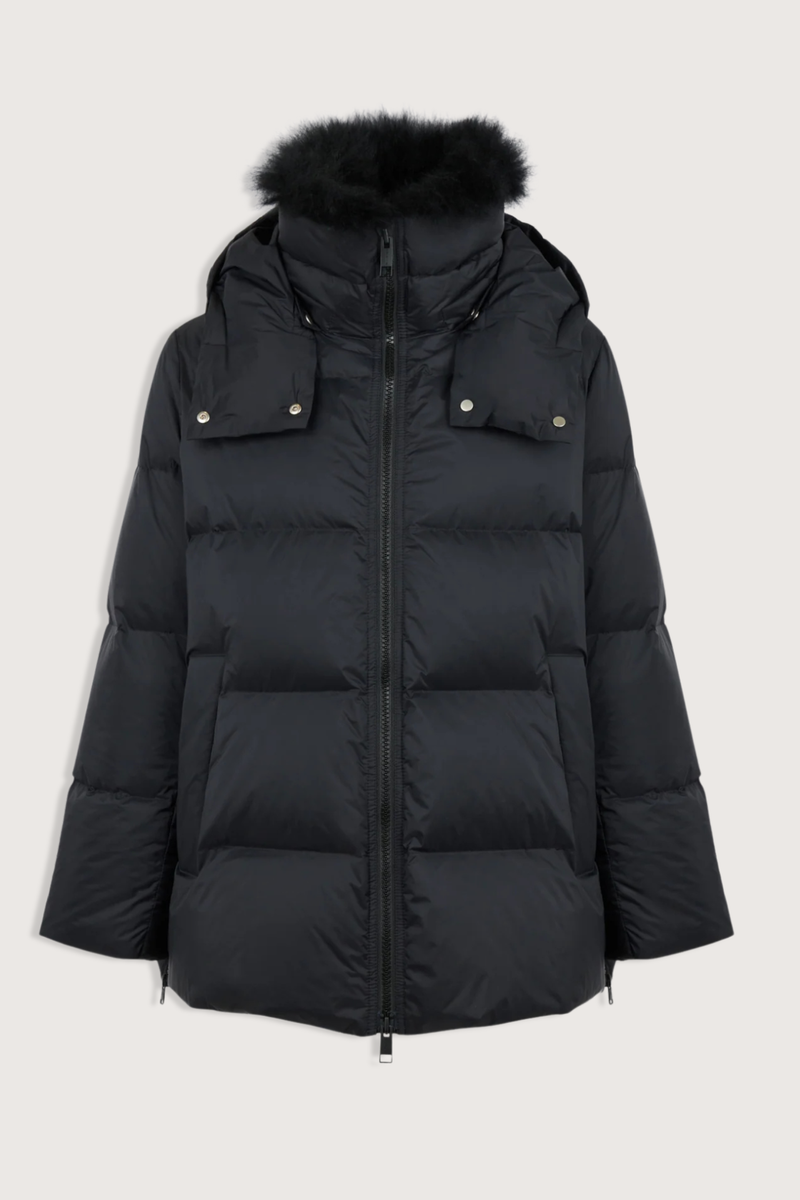 flat lay Doudoune Down Parka Noir black High neck
Flared A-line shape
High quality down coat
Water and windproof technical fabric
Removable collar
Removable hood
Front zip fastening
Invisible technical ribbed cuffs
Thermal insulation guaranteed to resist the cold up until -10°C (14°F)
100% Long-Haired Lamb 100% Polyamide
Padding : 95% Duck Down 5% Duck Feathers