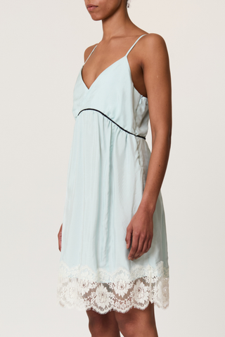 side profile model wearing Dress Light Viscose Twill / Lace morning mist Midi slip dress
Light viscose twill
V neck
Cami style upper
Lace details
100% viscose