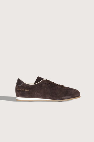 side profile Driving Shoe Brown Upper: 100% Suede | Sole: 100% Rubber
Round toe
Retro design
Lace up
Slim sole
Stamped gold number branding on the side