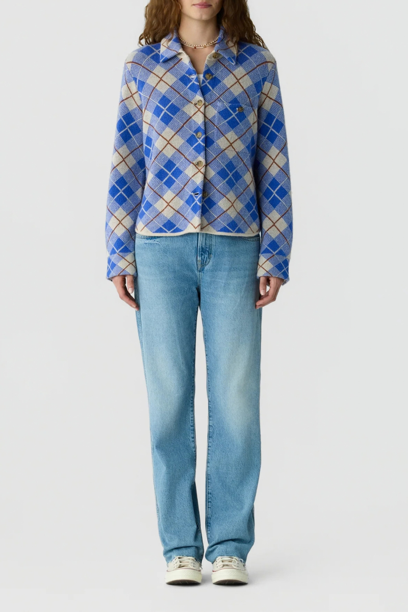 front profile model wearing Dylan Plaid Shirt reservoir blue Plaid button-down shirt
Medium-weight
Shirt collar with stand
Chest patch pockets with button closure
Curved hem
Cuffed sleeve with placket
Signature GIR branding at center back neck
100% Cashmere