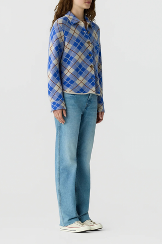 side profile model wearing Dylan Plaid Shirt reservoir blue Plaid button-down shirt
Medium-weight
Shirt collar with stand
Chest patch pockets with button closure
Curved hem
Cuffed sleeve with placket
Signature GIR branding at center back neck
100% Cashmere