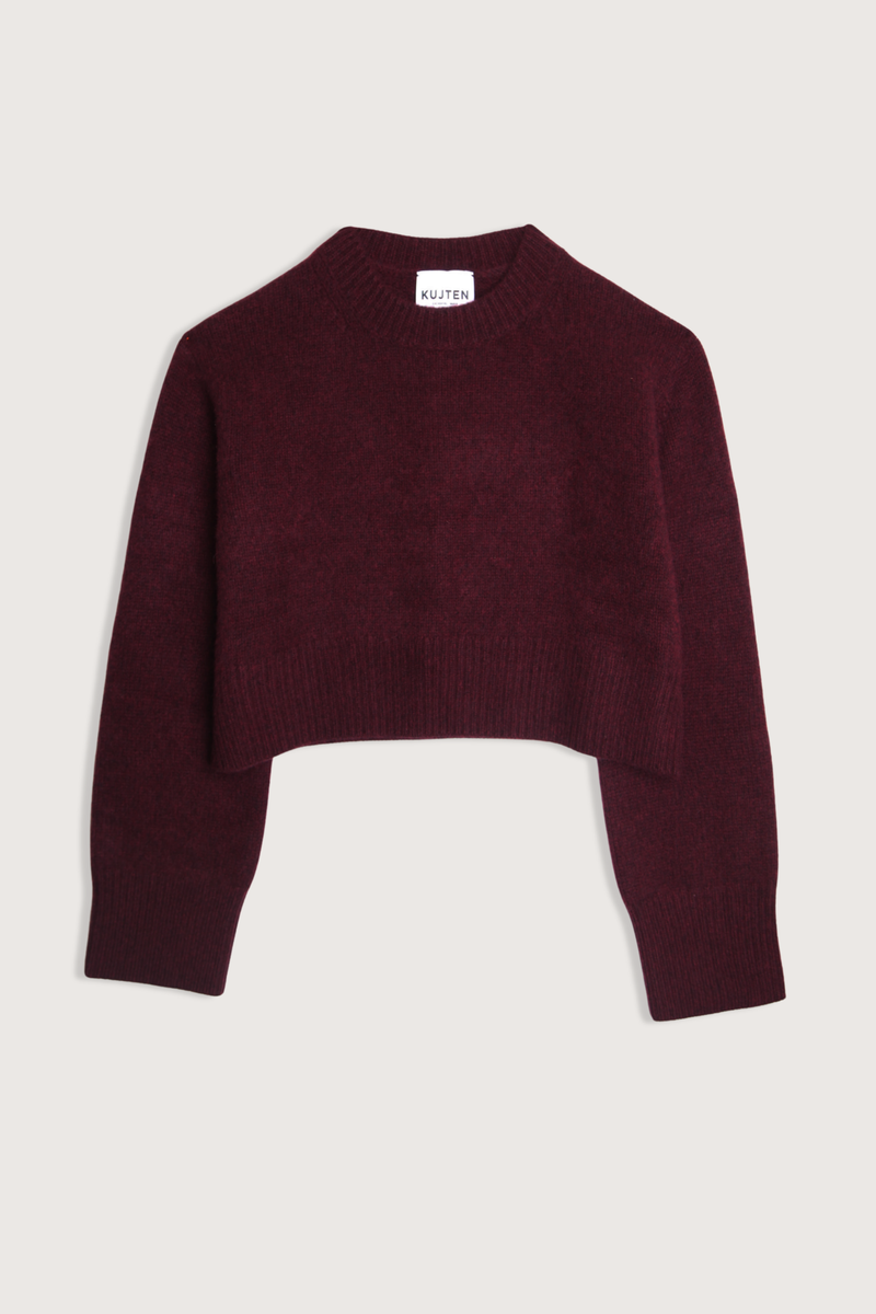 flat lay Elsata Crop Sweater bordeaux 100% Cashmere
Relaxed
Slightly cropped fit
Drop shoulders
Thick ribbed cuff and hem