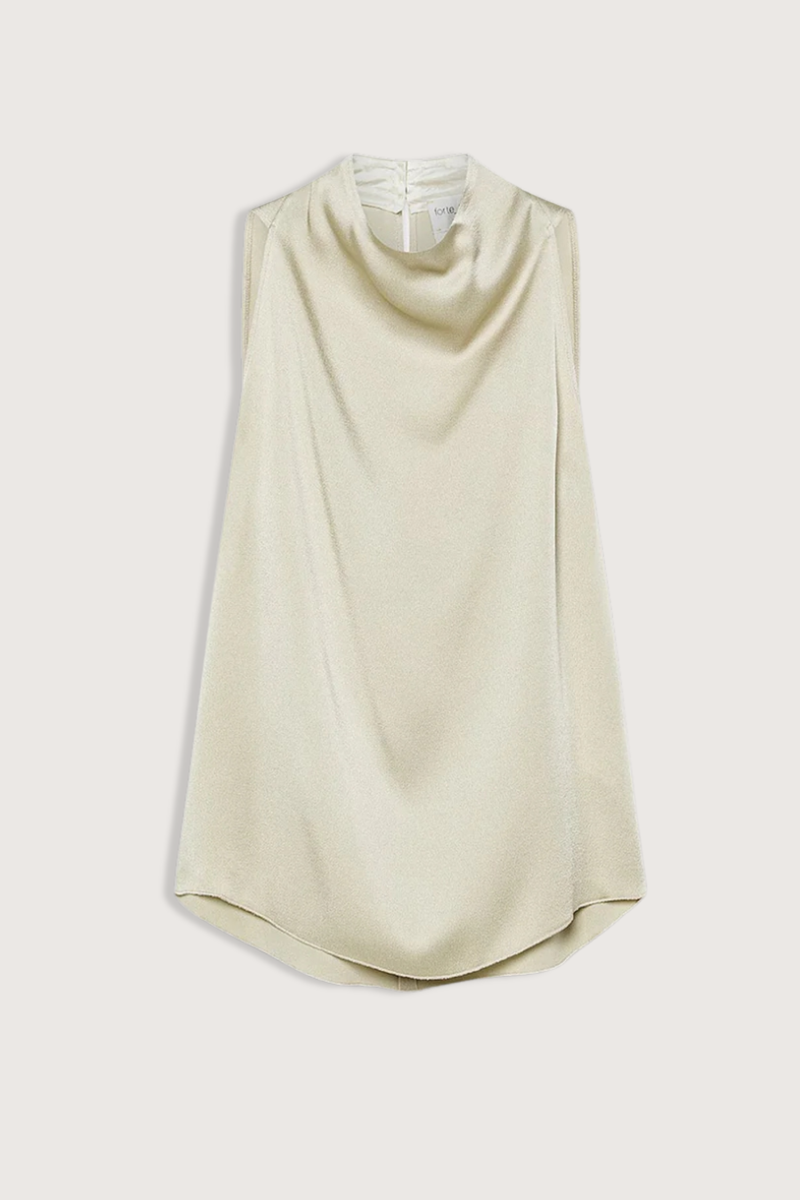 flat lay Envers Satin T-Neck Sleeveless Top argilla Soft lines across the bust
Slight draping around the neck
Fastened with three covered buttons at the back
Slightly asymmetrical seams at the armscyes