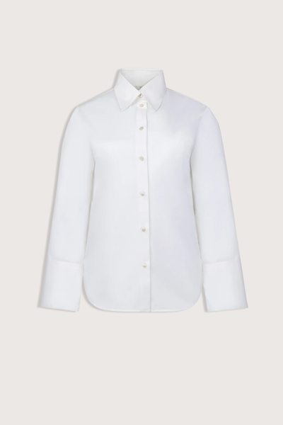 flat lay Erin Slashed Boyfriend Shirt white Loose-fit shirt
Oxford cotton
Transformative button detailing
Sleeves can be unbuttoned or undone
Button front closure